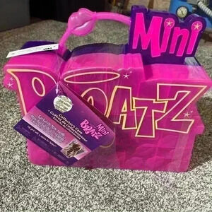 NWT Mini Bratz Collectors Case With Exclusive Collectible Figure Holds 60+ Minis